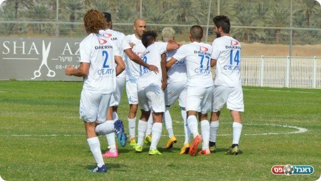 שחקני יפו חוגגים את השוויון (פרנסיסקו דיסטסיו)